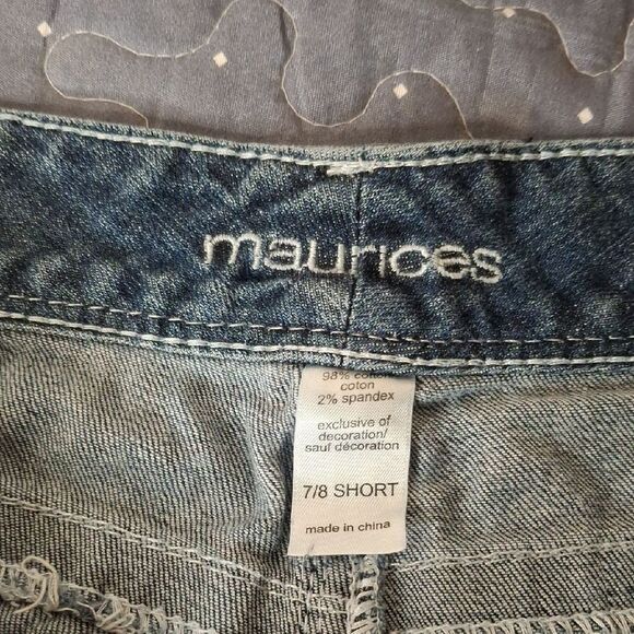 Maurices Curvy Blue Denim Jeans size 7/8 short - Picture 3 of 6